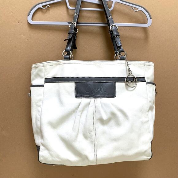 COACH SOHO Large White Pleated Leather Gallery Tote Dark Gray Trim F14673 - Picture 1 of 15